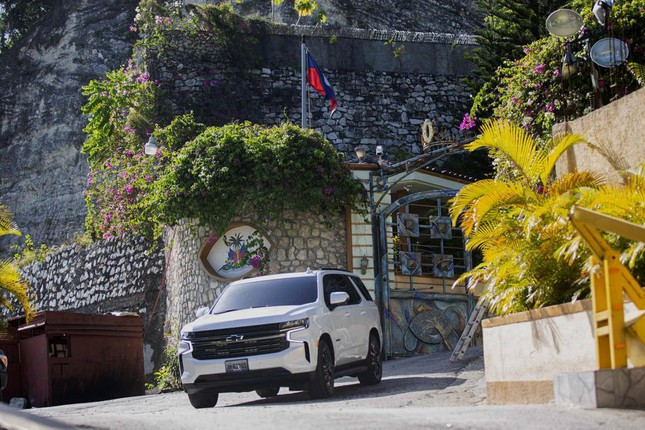 Canh sat Haiti ban ha nhom nghi pham am sat Tong thong Moise-Hinh-2