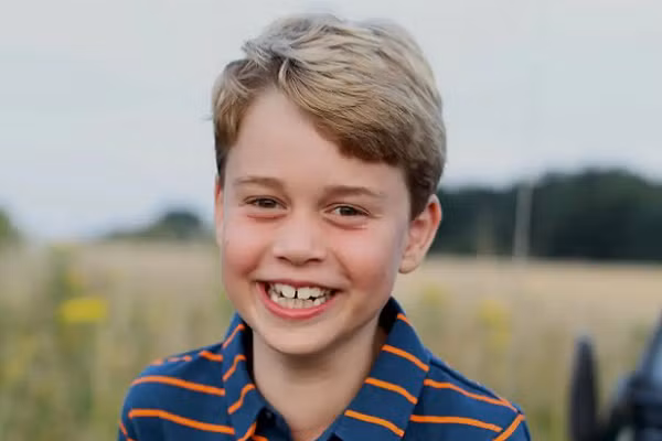 Bức ảnh do Công nương Kate chụp hồi đầu tháng 7/2021 tại Norfolk, Anh. Có thể thấy, tiểu Hoàng tử George cười tươi trong bức ảnh. Ảnh: Getty.