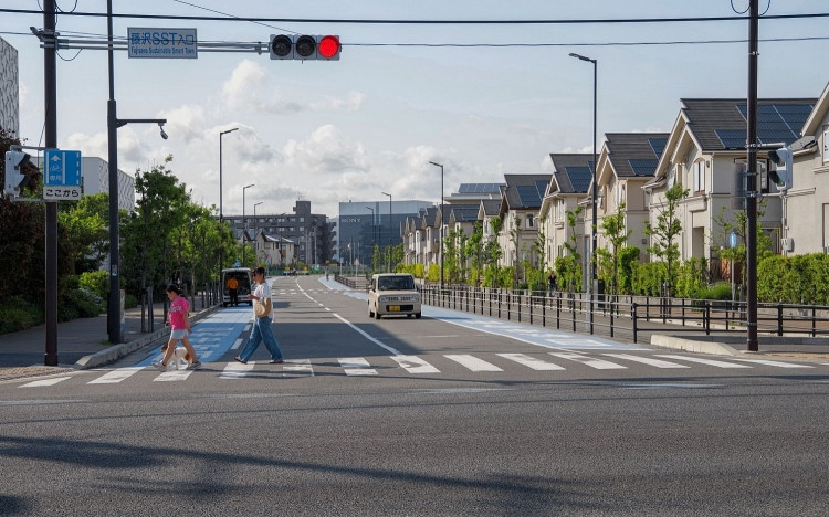 Hệ thống đèn tín hiệu giao thông hoạt động bằng năng lượng mặt trời.