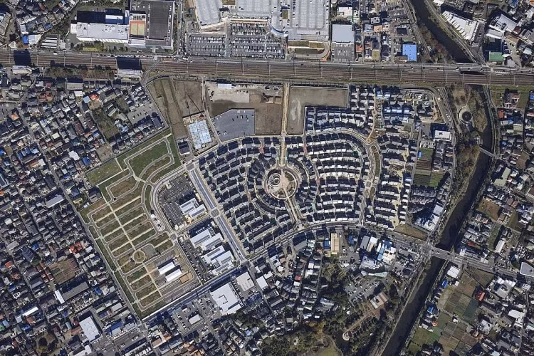 Fujisawa SST được xây dựng theo mô hình giống như chiếc lá, trên diện tích 19 hecta.