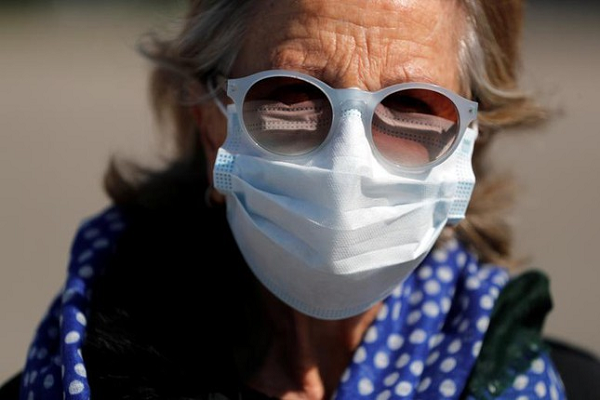 Sợ COVID-19, ông nội mặc bộ ninja kín mít làm cả nhà hú vía vì tưởng trộm So COVID-19, ong noi mac bo ninja kin mit lam ca nha hu via vi tuong trom