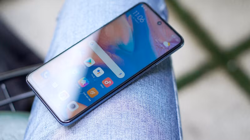 Redmi Note 9S có hiệu năng đáng nể khi được trang bị bộ vi xử lý khá mới là Snapdragon 720G, phiên bản cao cấp nhất kết hợp với 6 GB RAM + 128 GB ROM. Mọi tác vụ sử dụng hàng ngày đều mượt mà, hay các tựa game ở mức thiết lập trung bình đều có thể chơi được ổn định.