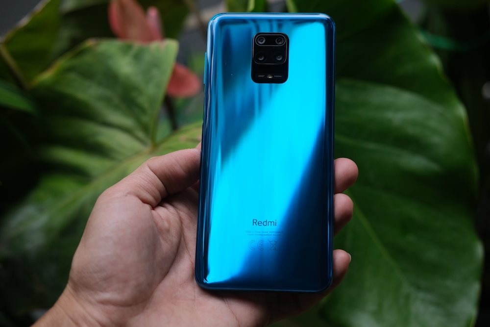 Camera của Redmi Note 9s hầu như kế thừa từ Redmi Note 8 với máy ảnh chính 48MP trong khi camera chụp macro được nâng lên 5MP và đã hỗ trợ lấy nét tự động tiện lợi hơn so với việc tự canh khoảng cách để lấy nét cận như một số model cùng tầm. Máy có giá 5,99 triệu đồng, 6GB/128GB.