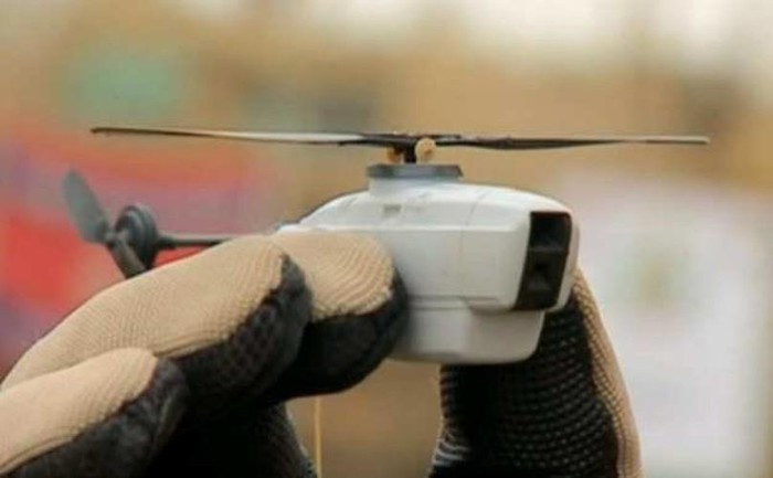 Hệ thống PRS thường bao gồm 2 UAV trinh sát siêu nhỏ cùng hệ thống điều khiển có thể cầm bằng một tay.