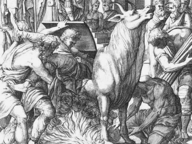 Dưới thời Hy Lạp cổ đại, một số quái chiêu tra tấn khét tiếng được áp dụng cho phạm nhân. Trong số này, một phương pháp hành hình khiến phạm nhân khiếp sợ là con bò đồng.