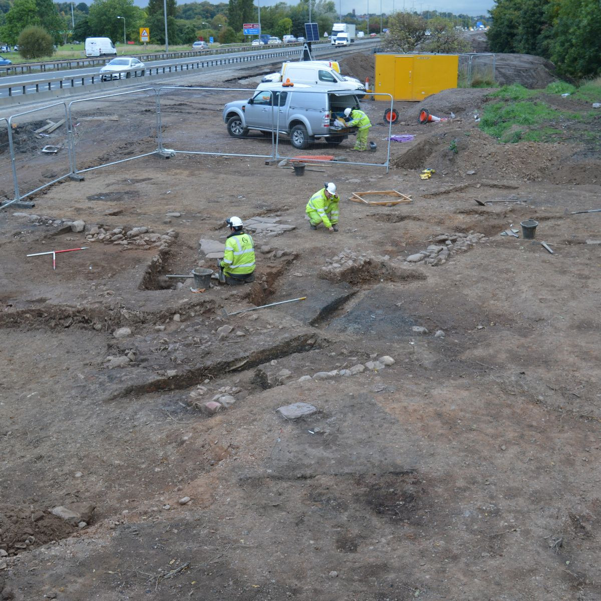Tại ngôi làng thời Trung cổ này, các chuyên gia phát hiện dấu vết của 4 ngôi nhà có niên đại từ thế kỷ 14 - 17.