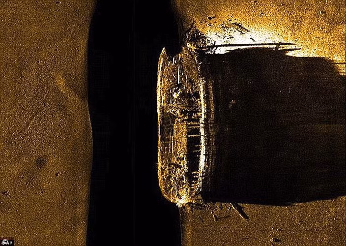 Mặc dù các nhà sử học có danh sách 130 người trên 2 tàu thám hiểm Bắc Cực nhưng vẫn gặp nhiều khó khăn để xác định danh tính chính xác của từng bộ hài cốt.