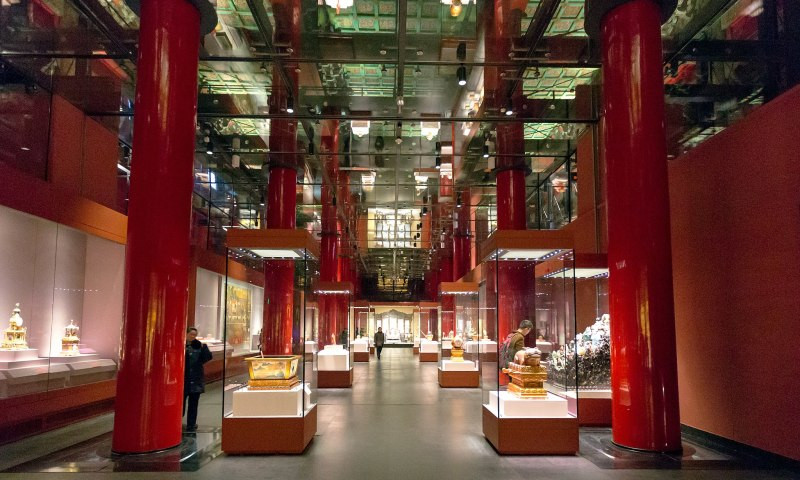 Số cổ vật này được xem là một kho báu khổng lồ của Trung Quốc được lưu giữ qua nhiều thế kỷ. Dù có niên đại hàng trăm năm tuổi nhưng đa số báu vật đó còn gần như nguyên vẹn.