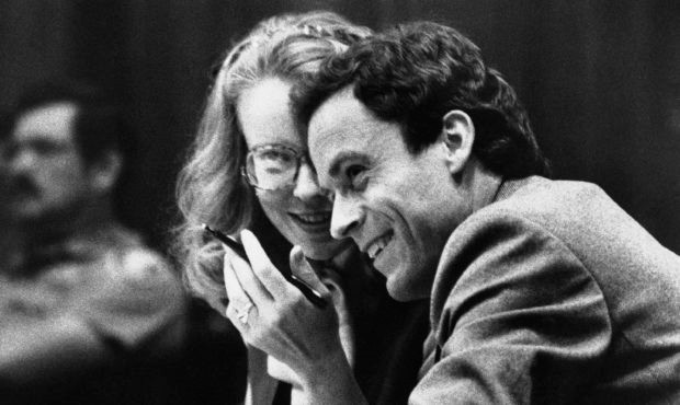 Giới chức trách thực hiện lời thỉnh cầu của Ted Bundy. Theo đó, tro cốt của gã sát nhân được rải ở dãy núi Cascade.