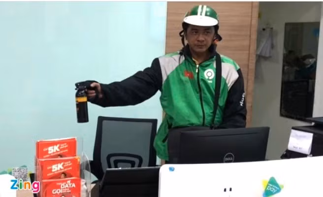 Xit hoi cay, cuop gan 300 trieu o cua hang Viettel