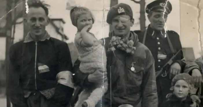 Tiếp đến, Major bắt được một lính phát xít Đức và cố tình tiết lộ thông tin quân chủ lực Canada đang chuẩn bị tiến vào thành phố Zwolle. Major thả lính Đức ra để người này quay trở về báo tin giả cho cấp trên. Người lính Canada hy vọng tin giả đó sẽ khiến quân Đức hoảng loạn và đầu hàng.