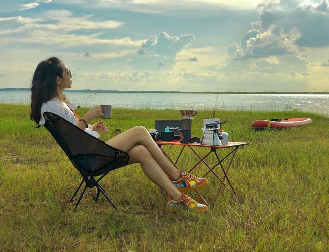 Huyện Dầu Tiếng nằm về phía bắc tỉnh Bình Dương. Nơi đây có hồ Dầu Tiếng, vốn là công trình thủy lợi rộng trên 27.000 ha, sức chứa khoảng 1,5 tỷ m3 nước (tuy nhiên phần lớn lưu vực hồ thuộc địa phận huyện Dương Minh Châu, tỉnh Tây Ninh). Ảnh: Vi Linh.