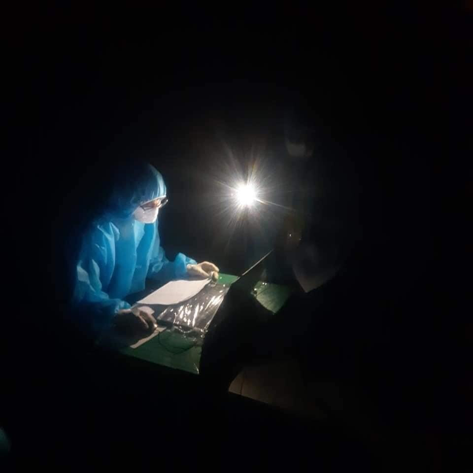 Nu dieu duong o tam dich Bac Giang: Dong bim, quen an uong-Hinh-6