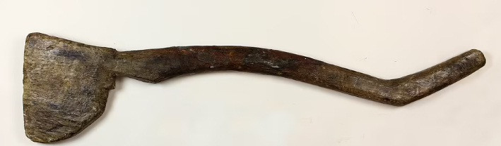 Thêm nữa, hàng nghìn hiện vật được tìm thấy trong xác tàu đắm Mary Rose giúp các chuyên gia tìm hiểu về cuộc sống của thủy thủ đoàn.