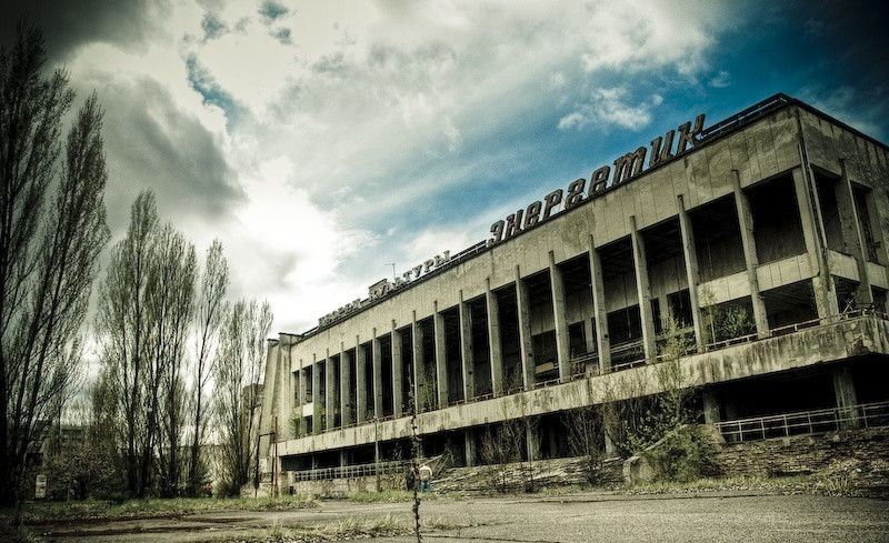 Dù khách du lịch có thể đến thăm Pripyat và tuân thủ những quy định nghiêm ngặt nhưng giới chức trách vẫn cấm con người sinh sống tại "vùng đất chết" này.