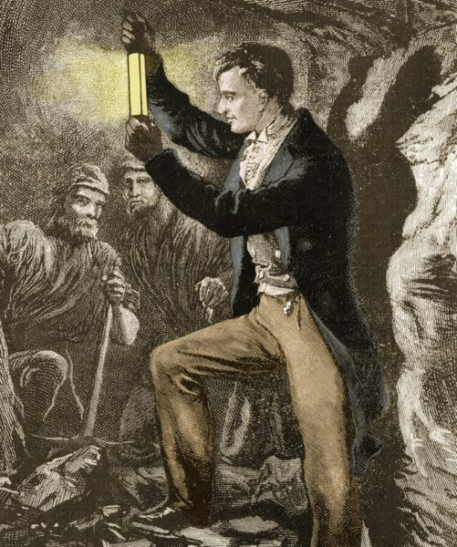 Dù vậy, sáng chế của Davy mở ra hướng nghiên cứu cho các nhà phát minh sau này.