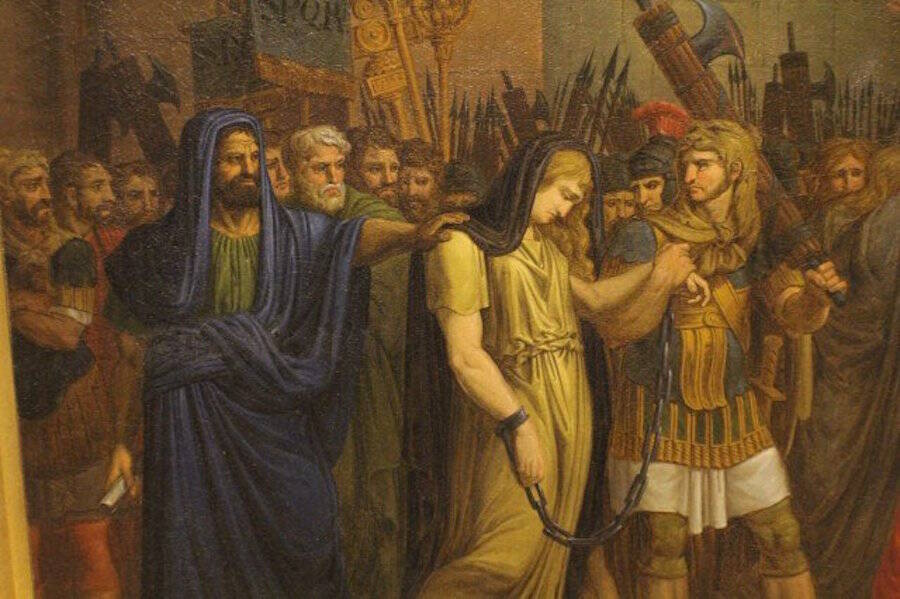 Kể từ đây, số phận của bà là một ẩn số. Một số người cho rằng, bà tự sát trước khi đến La Mã để tránh bị kẻ thù hành hạ. Thế nhưng, một giả thuyết nói về nữ hoàng chiến binh Palmyrene đeo xiềng xích bị đưa đến Rome rồi đưa đi diễu phố hành hạ kinh hoàng trước khi xử tử.