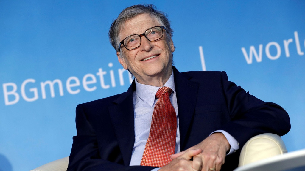 Lý do Bill Gates bị cảnh sát bắt là vì ông lái xe không có bằng lái và vượt đèn đỏ.