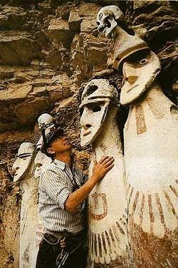 Do đặt ở vị trí cao khó tiếp cận nên những quan tài của người Chachapoya tránh được các hành vì phá hoại. Vì vậy, chúng còn gần như nguyên vẹn đến ngày nay.