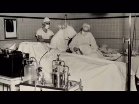 Theo lệnh Hitler, các nhà khoa học phát xít Đức tiến hành một thí nghiệm phi nhân tính trên cơ thể con người là triệt sản.