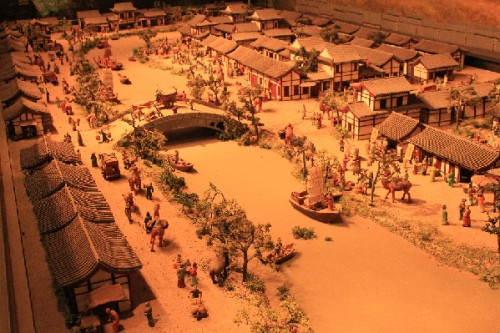 Sự đa dạng về văn hóa góp phần không nhỏ vào sự phát triển kinh tế của nhà Đường.