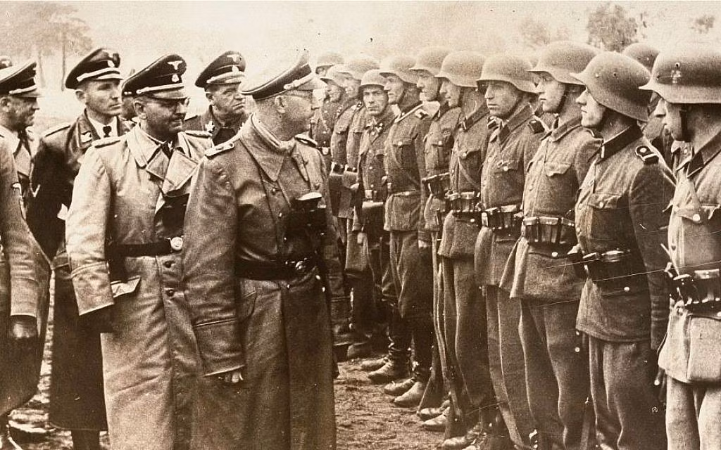 Sau 3 tháng huấn luyện tại căn cứ quân sự SS Heidelager ở Ba Lan, Kaljo được cấp trên điều động đến tuyến phòng thủ Tannenberg ở phía đông Estonia. Mùa hè năm 1944, Kaljo cùng các binh sĩ chiến đấu cho lực lượng SS của Đức quốc xã có một loạt trận chiến đẫm máu với Hồng quân Liên Xô.