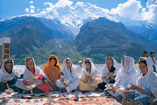 Họ chỉ ăn thịt trong những dịp đặc biệt như lễ hội, đám cưới... Mỗi người chỉ dùng một ít thịt.