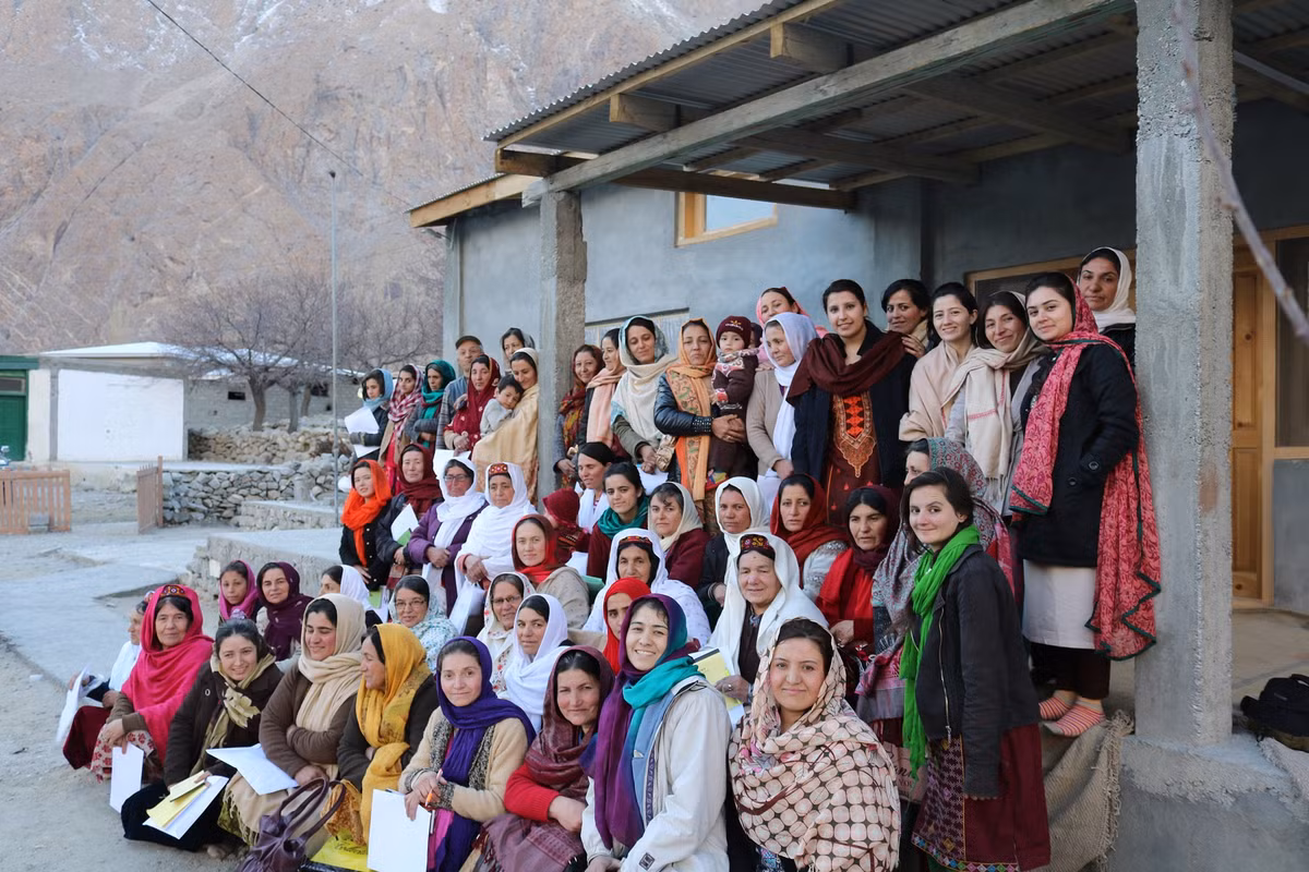 Hàng ngày, người Hunzas lấy nước từ các dòng sông băng, ngọn núi để uống. Loại nước này có nhiều khoáng chất có lợi cho cơ thể. Nhờ những điều này, các thành viên bộ tộc Hunzas khỏe mạnh, trẻ trung và sống thọ hơn người dân ở nhiều nơi khác trên Trái đất.