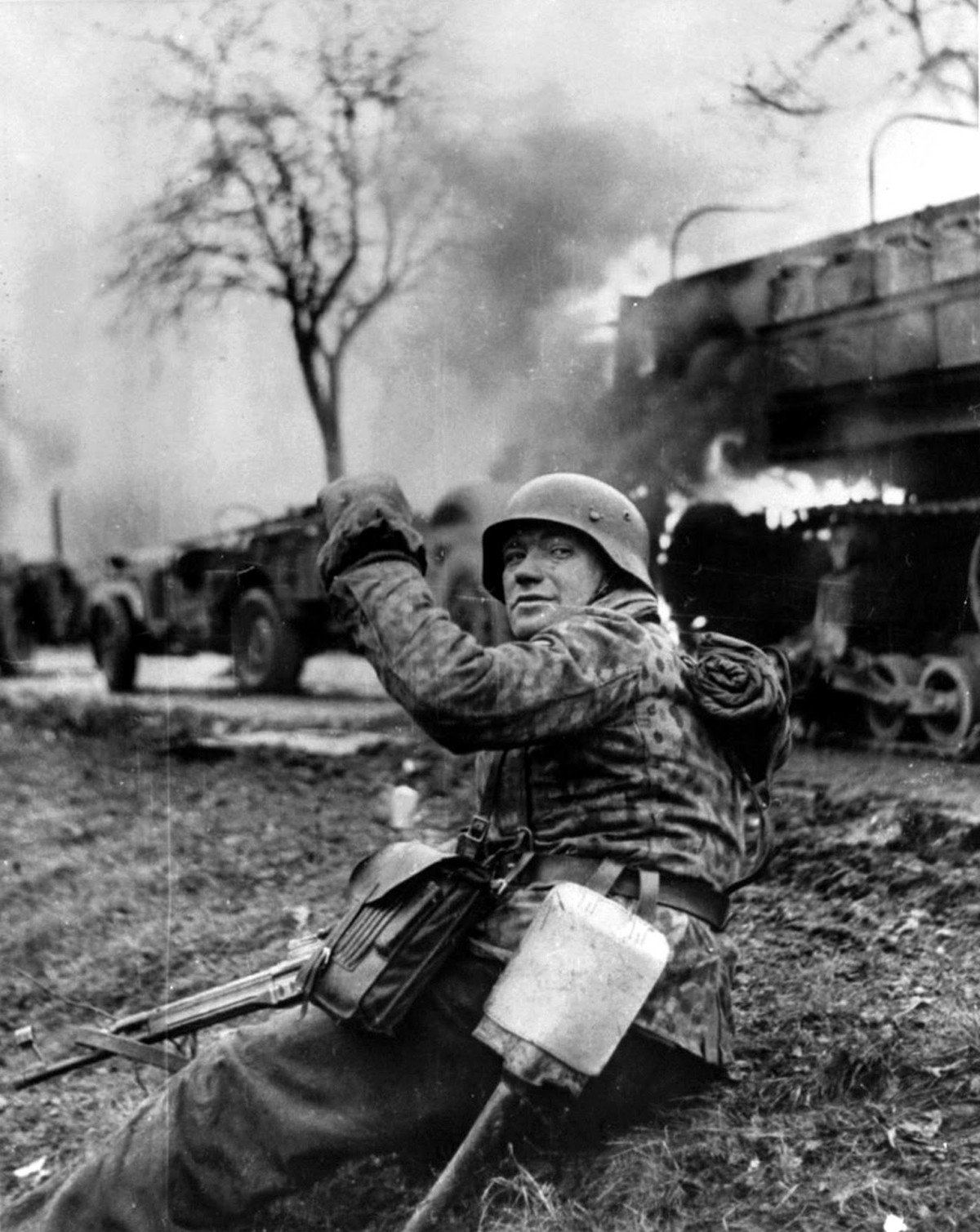 Sau nhiều ngày giao tranh ác liệt với quân Đồng minh, lực lượng Đức quốc xã tổn thất nặng nề và buộc phải dừng Chiến dịch Rhein vào ngày 25/1/1945.