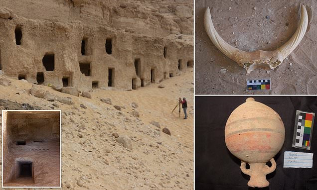 250 ngôi mộ cổ tạc vào núi đá được các chuyên gia tình cờ tìm thấy khi tiến hành cuộc khảo sát khảo cổ định kỳ ở nghĩa địa Al-Hamidiyah gần thành phố Sohag, bờ Tây sông Nile, Ai Cập.