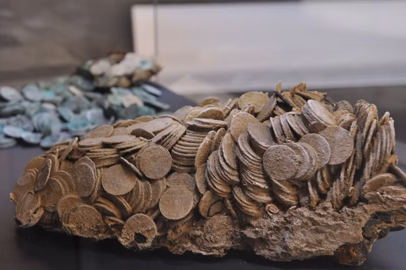 Đến năm 2011, tòa án tuyên bố OME phải trả lại kho báu đã trục vớt cho chính phủ Tây Ban Nha. Tuy nhiên, công ty này thực hiện kháng cáo nhưng bị bác bỏ. Vì vậy, năm 2012, kho báu được trao trả lại cho Tây Ban Nha.