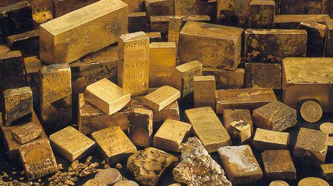 Hơn 1/2 số người trên tàu Merchant Royal thoát chết. Những người may mắn sống sót kể rằng, vào thời điểm gặp nạn, con tàu trở hàng hóa khổng lồ: 300.000 bảng Anh bằng bạc, 100.000 bảng Anh bằng vàng cũng như một lượng lớn ngọc giá trị. Địa điểm con tàu gặp nạn là gần quần đảo Scilly.