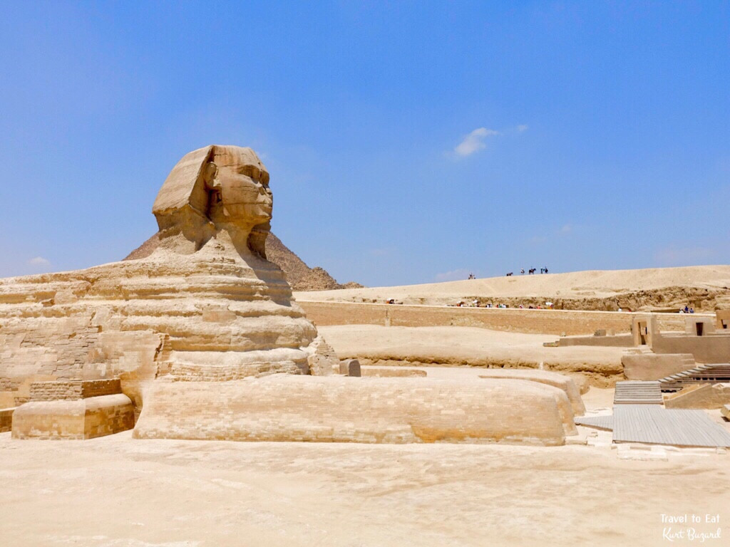 Một giai thoại khác kể rằng, sinh vật bí ẩn này tự ăn thịt mình sau khi Oedipus giải đố thành công.