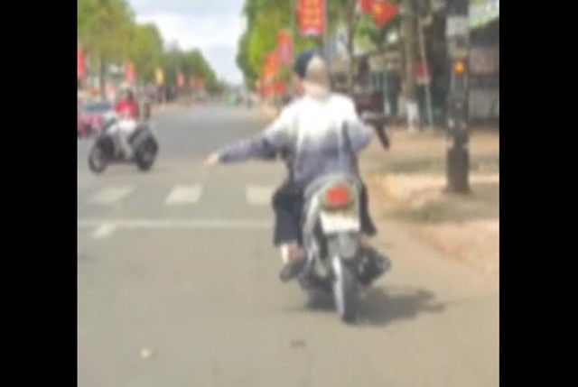 Kết quả xác minh vụ 2 thiếu niên “mang súng AK” dạo phố Ket qua xac minh vu 2 thieu nien “mang sung AK” dao pho