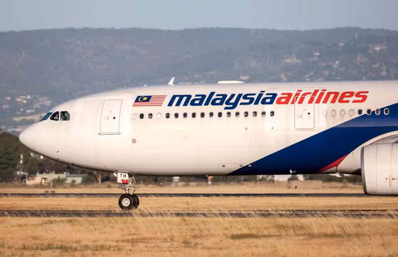 Chuyến bay 370 của Malaysia Airlines vẫn là một trong những bí ẩn phức tạp nhất trong lịch sử hiện đại. Chiếc máy bay biến mất ngày 8/3/2014 khi bay từ Kuala Lumpur tới Bắc Kinh cùng 239 hành khách trên đó. Cuộc tìm kiếm chiếc máy bay này trong suốt 4 năm qua vẫn không có manh mối nào.