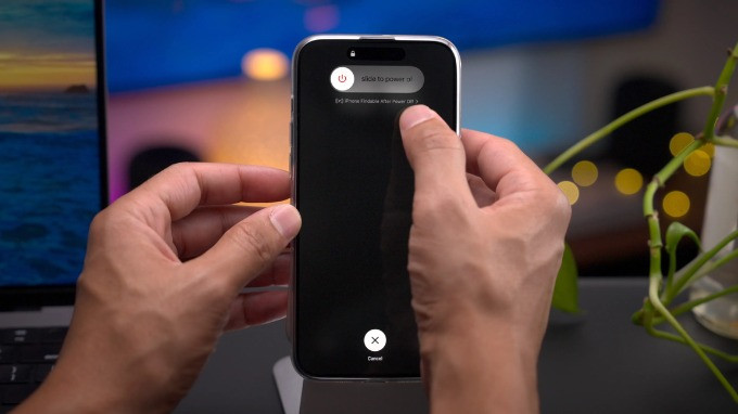 Việc chạm, vuốt gặp trục trặc cũng như nhắn tin thì chữ nhảy loạn xạ khiến người dùng phát cáu. Các trang kỹ thuật khuyến cáo để khắc phục tạm thời, người dùng nên khởi động lại máy.