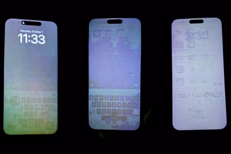 Năm ngoái, iPhone 15 cũng từng nhận được các báo cáo lỗi nghiêm trọng. Trong đó đáng kể nhất là lỗi tự tắt nguồn, mất wifi khi cập nhật iOS 17.0.3. Tiếp đó là lỗi burn-in khiến màn hình trở nên ma quái.