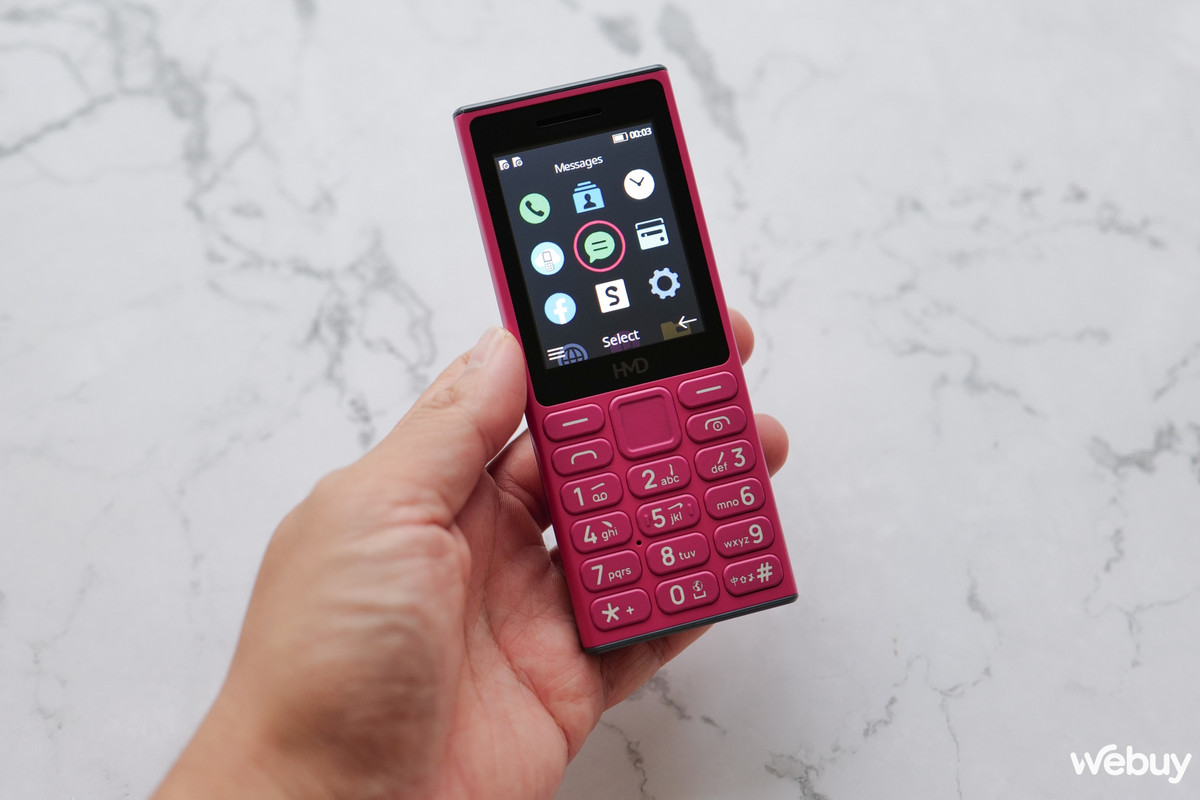 Mặc dù là một chiếc điện thoại phổ thông, HMD 105 4G được trang bị nhiều tính năng hữu ích. Máy hỗ trợ kết nối 4G, cho phép người dùng thực hiện cuộc gọi chất lượng cao qua VoLTE.