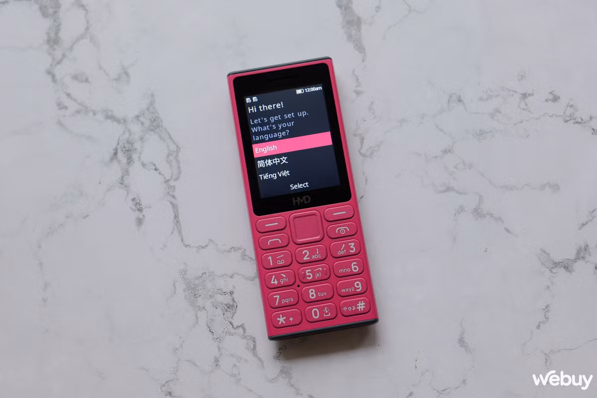 Máy được trang bị vi xử lý Unisoc T217, RAM 64 MB và bộ nhớ trong 128 MB, hỗ trợ mở rộng qua thẻ nhớ microSD tối đa 32 GB, kết nối Bluetooth 5.0.