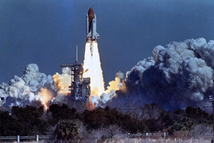 Tuy nhiên, đó là một thảm kịch có thể tránh được. Vào ngày phóng, nhiệt độ lạnh giá ở Florida khiến các kỹ sư bày tỏ lo ngại về sự cố với các vòng đệm bằng nhựa, dùng để bịt kín các tên lửa đẩy của tàu. Cảnh báo đã bị bỏ qua.