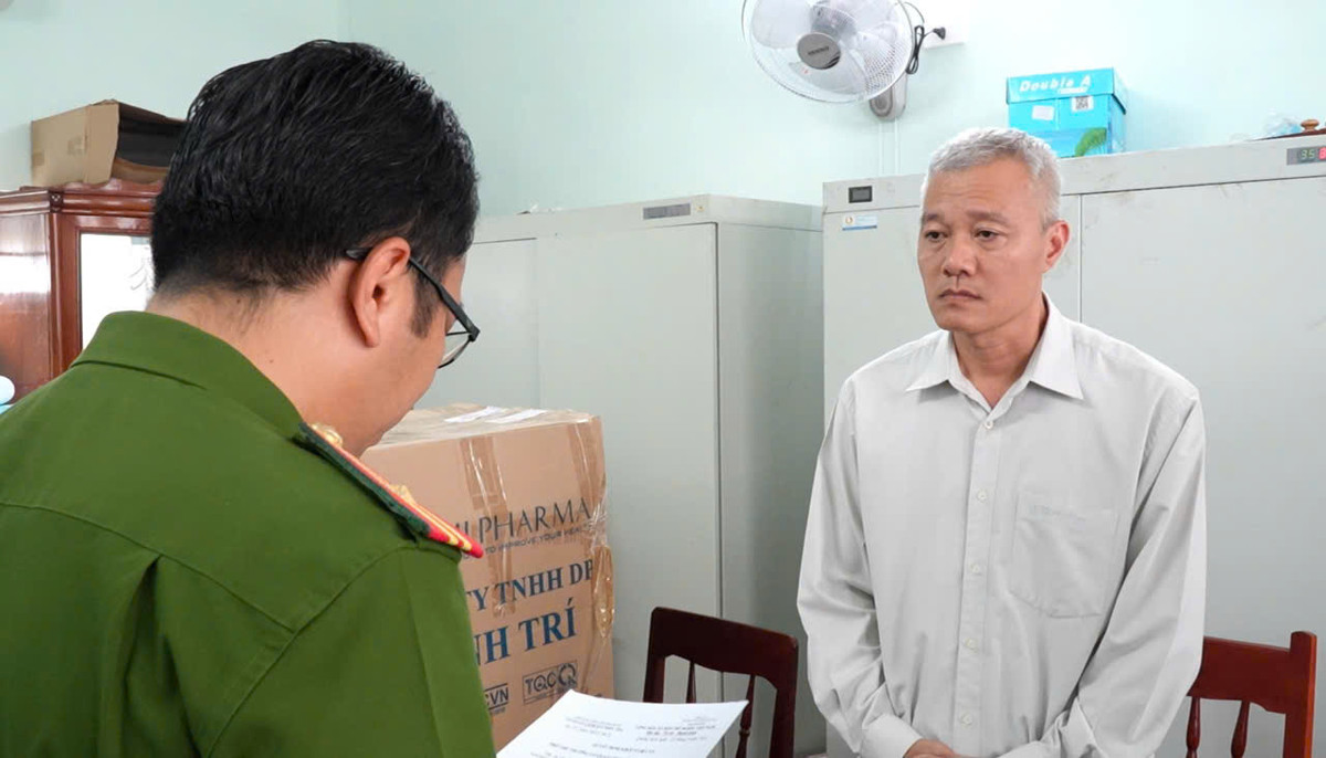 Khoi to nguyen can bo Khu kinh te Dung Quat nhan hoi lo