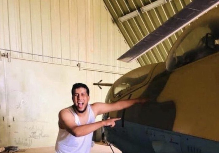 Khác với việc chưa có hình ảnh về việc thu giữ những tổ hợp Pantsir-S1 hay 2K12 Kvadrat, lực lượng GNA đã công bố nhiều bằng chứng cho thấy họ thực sự chiếm được nhiều xe tăng, đạn dược và cả trực thăng Mi-35.