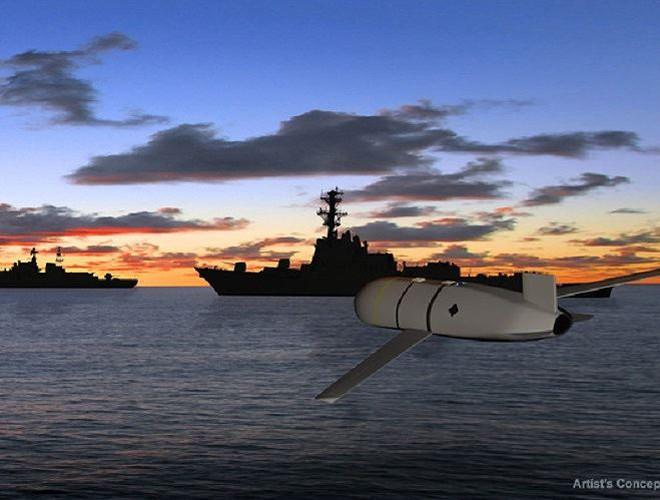 Ngoài nền tảng phóng từ trên không, tên lửa LRASM sẽ có cả biến thể triển khai từ bệ phóng thẳng đứng Mk 41 trên các khu trục hạm và tuần dương hạm của hải quân Mỹ.