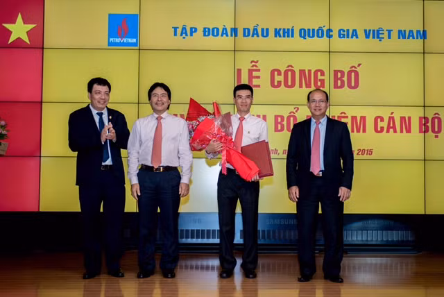  Người sinh năm Kỷ Dậu “đi tìm lửa vinh quang” tại PV Gas Ông Dương Mạnh Sơn, TGĐ Tổng Công ty khí Việt Nam – CTCP (PV Gas) sinh năm Kỷ Dậu (1969) là một trong những người đi tìm lửa tại PV Gas hứa hẹn sẽ có nhiều thành công trong năm Đinh Dậu 2017.