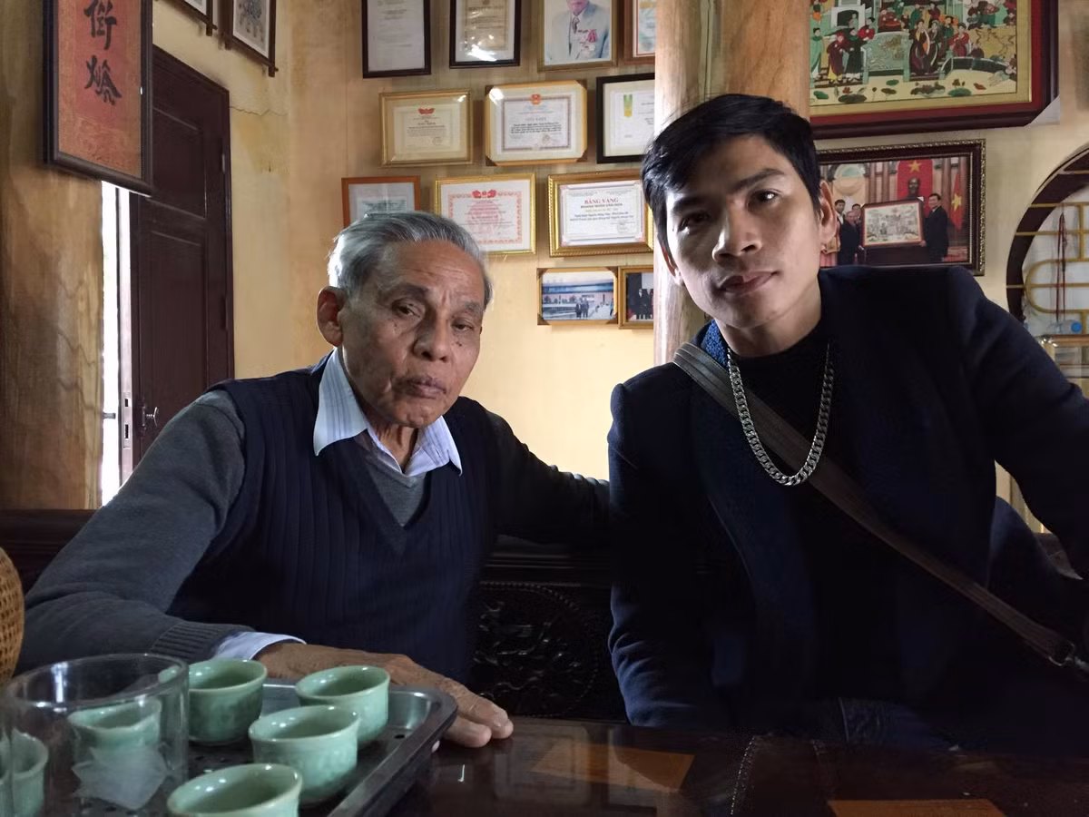 Doc dao tranh Dong Ho voi hinh tuong ga chuc phuc dau xuan-Hinh-7