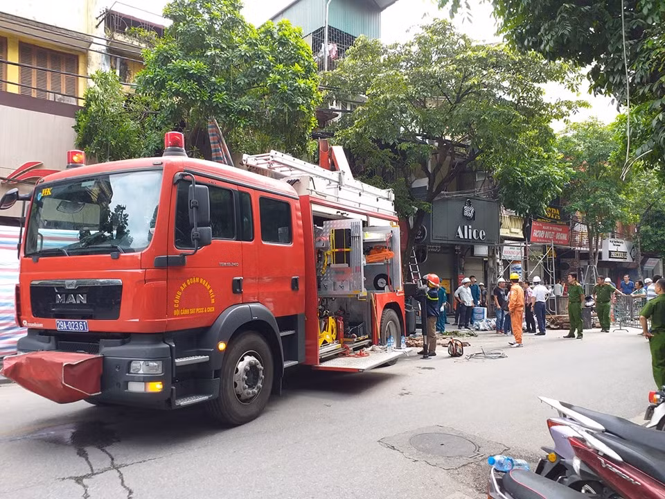 Ha Noi: Sap nha trieu USD tren pho hang Bong-Hinh-5