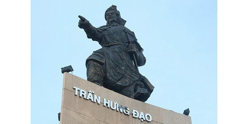 Di doi lu luong truoc tuong dai Tran Hung Dao: “Tot cho quy hoach khong gian TP”