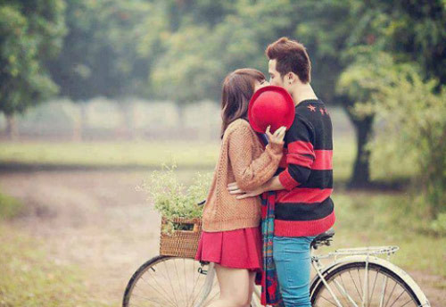 Gió mùa đông lạnh lắm, cũng không len nổi vào giữa vòng ôm thật gần của đôi ta.