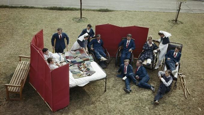 Các y tá chăm sóc những phi công được điều trị tại Bệnh viện Không quân Hoàng gia Công chúa Mary tại Halton, Buckinghamshire, Anh vào tháng 8/1943.