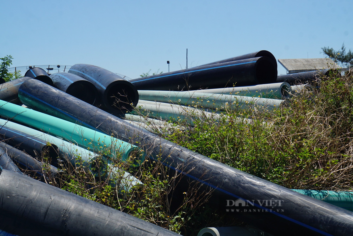 Năm 2017 sau khi hoàn thiện một phần, trong đó có các hạng mục căn hộ khách sạn (condotel) cùng nhiều hạng mục phục vụ giải trí, nghỉ dưỡng, dự án này đưa vào khai thác. Tuy nhiên, chỉ 2 năm sau thì chủ đầu tư "siêu dự án này" là Công ty CP Đầu tư Phát triển và Xây dựng Thành Đô (Tập đoàn Empire) tuyên bố vỡ trận ở phân khúc condotel.